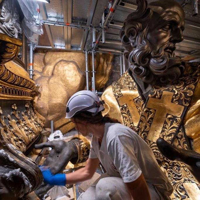 Restorers complete work on the canopy covering St. Peter's main altar ahead of the 2025 Jubilee